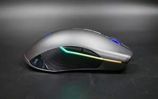 触发决胜局，高灵敏游戏鼠标增加命中率