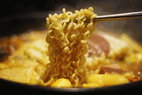 方便面为啥不是垃圾食品,方便面为什么是绿色食品