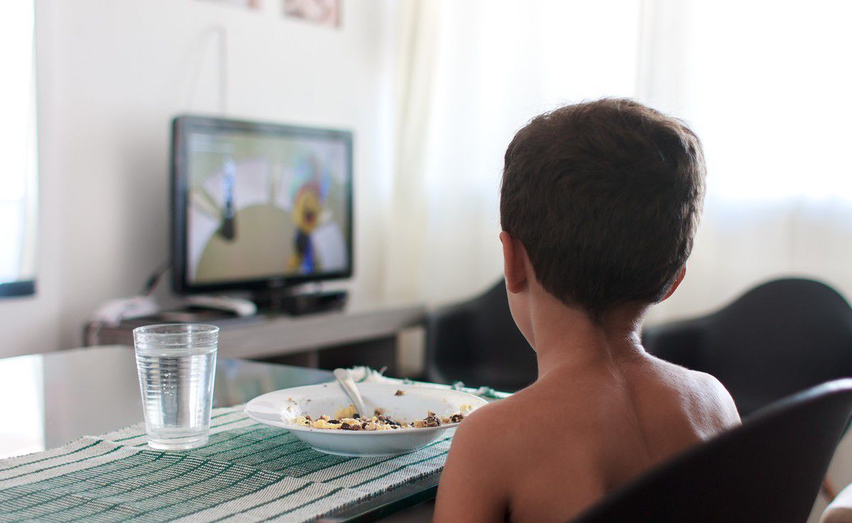 小孩长期看电视对孩子有影响吗,长期看电视对孩子有什么影响吗