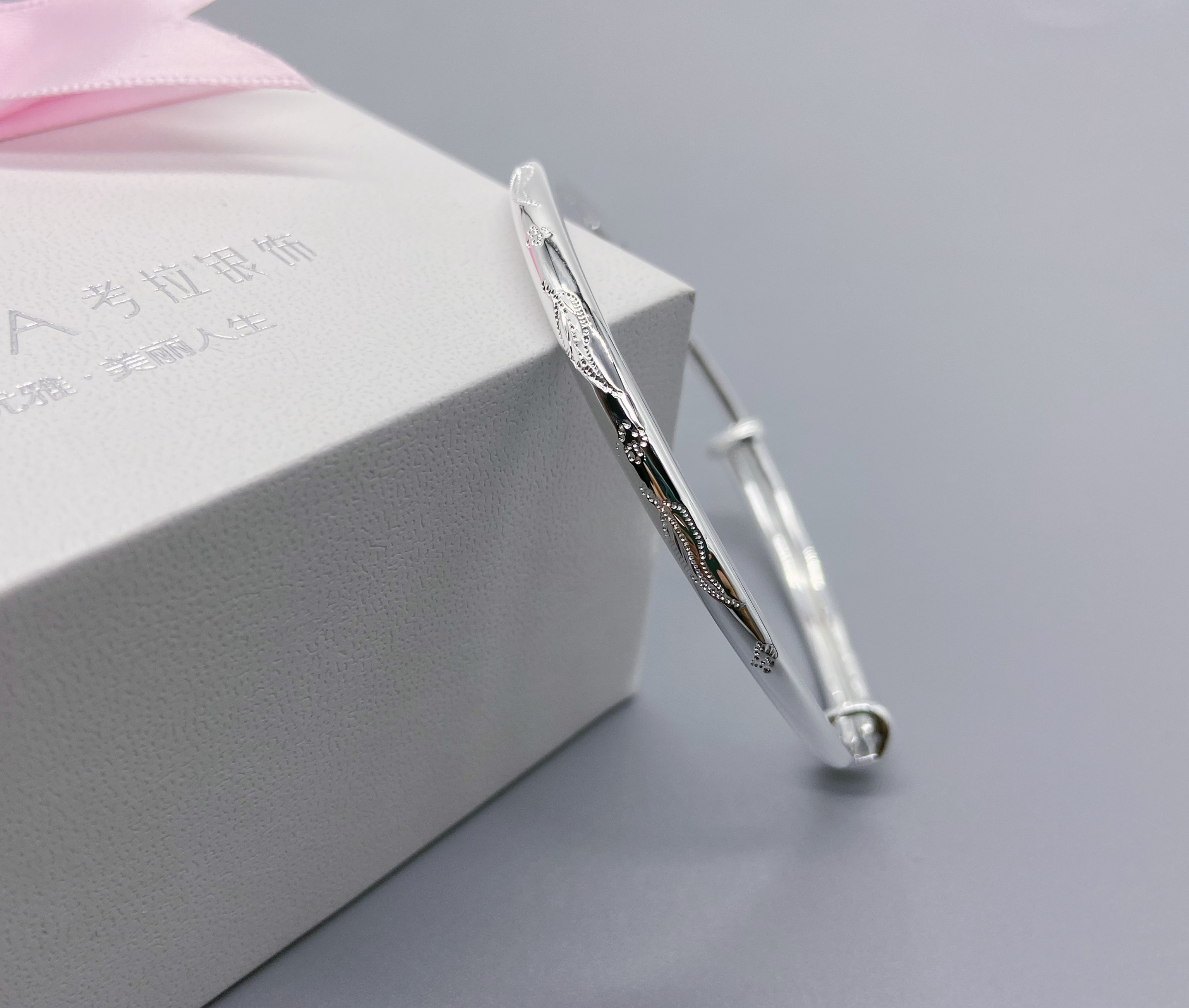 一招教你辨别真假纯银,在网上买纯银耳钉怎么辨认真假