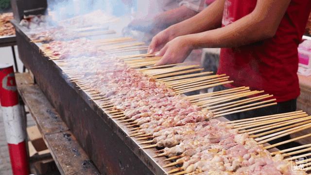 结棍！浦东版的“小*疆新**”美食一条街，让全上海人都羡慕