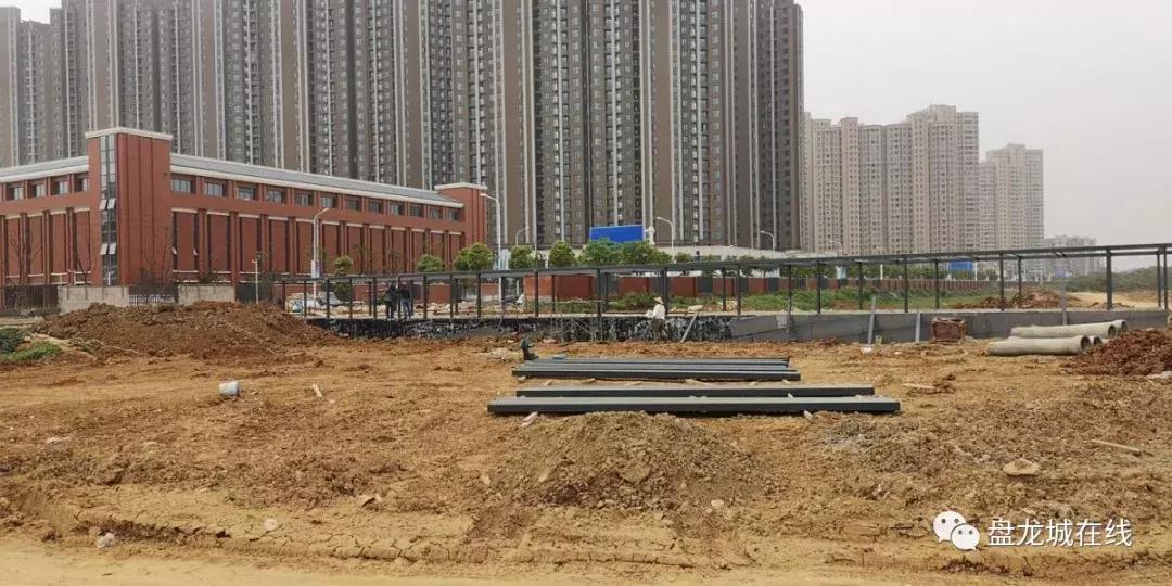 卓尔足球场建设进度,盘龙城卓尔足球学校
