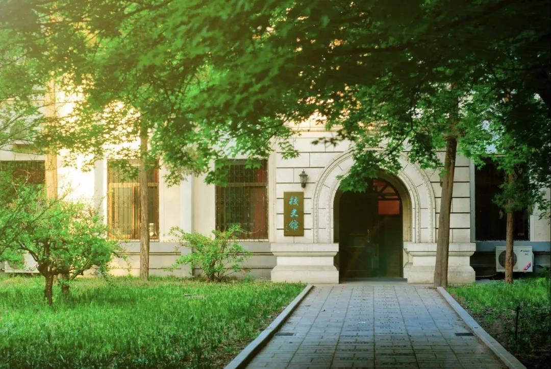 北京“花园式”大学：占地1000亩，3条地铁线直达，宿舍空调、无线网全覆盖！