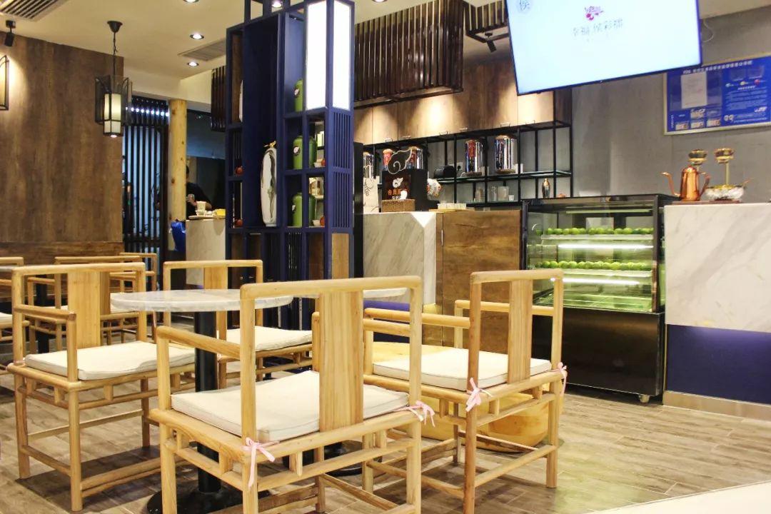 侯彩擂奶茶 (侯彩擂奶茶加盟店价格)