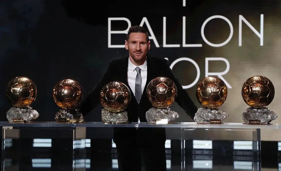 梅西超越贝利加冕南美射手王,绝代双骄梅西c罗2015