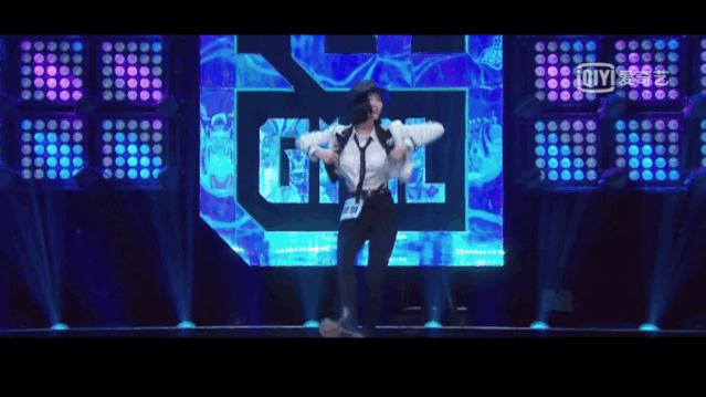 Lisa密友开豪车引争议！又纯又欲的“国民女友”有什么好酸的？