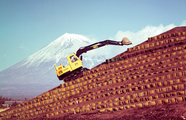 国四挖掘机神钢,挖掘机品牌分析