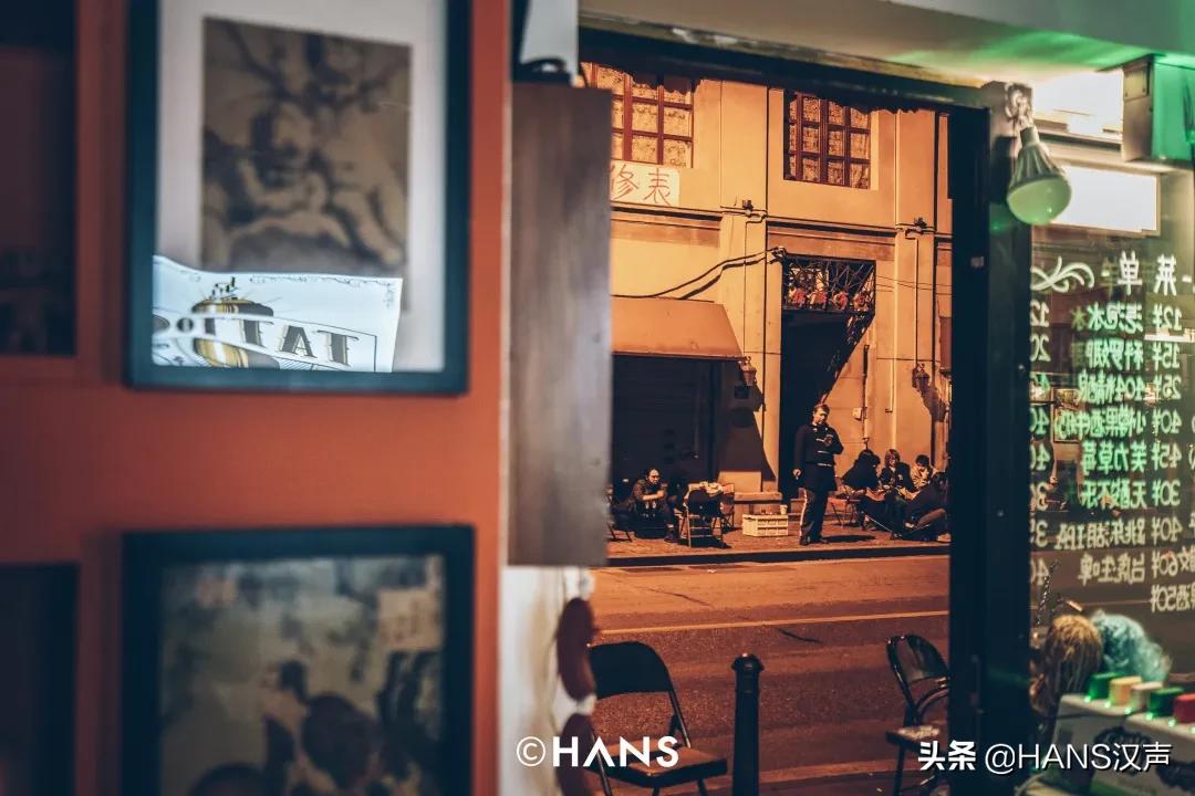 武汉神秘三角地，马路牙子上的通宵派对