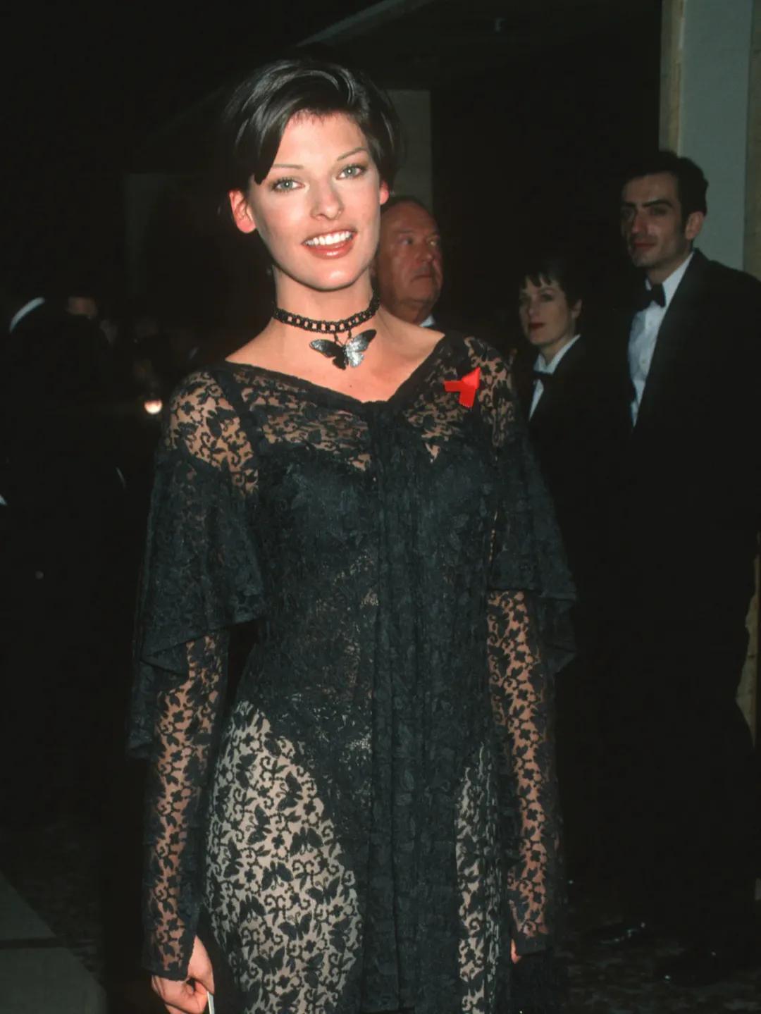 顶流女明星整容,顶流女星整容后回国复仇全集