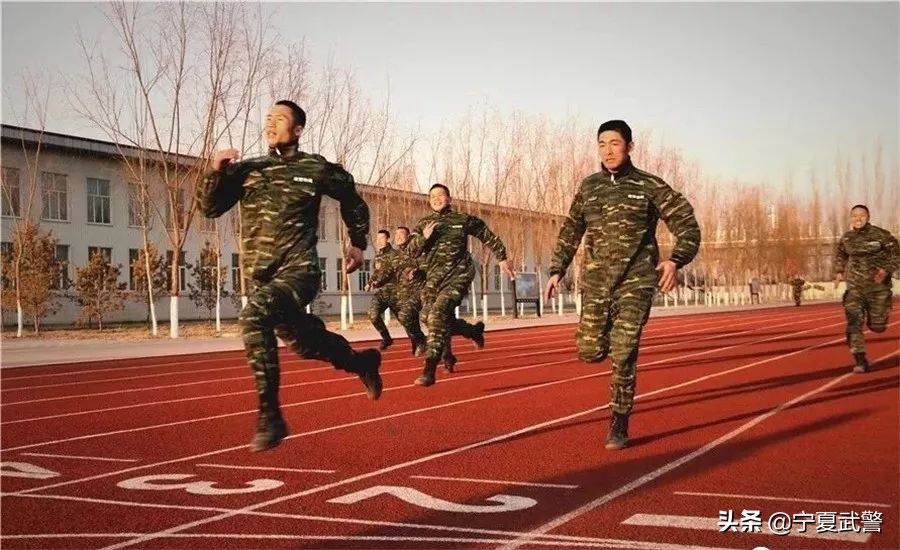 虎斑特战军大衣,虎斑特战服武警都可以穿吗