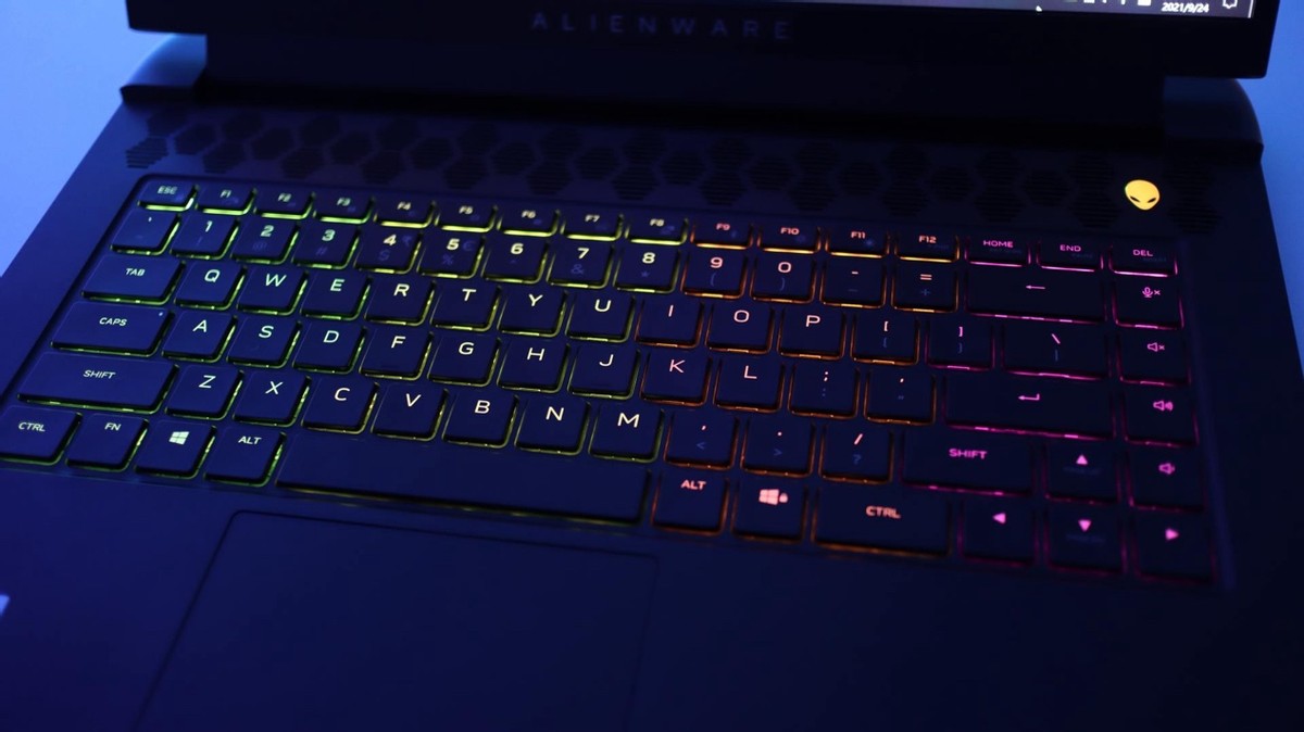 外星人笔记本触摸不亮,外星人笔记本不能识别耳机