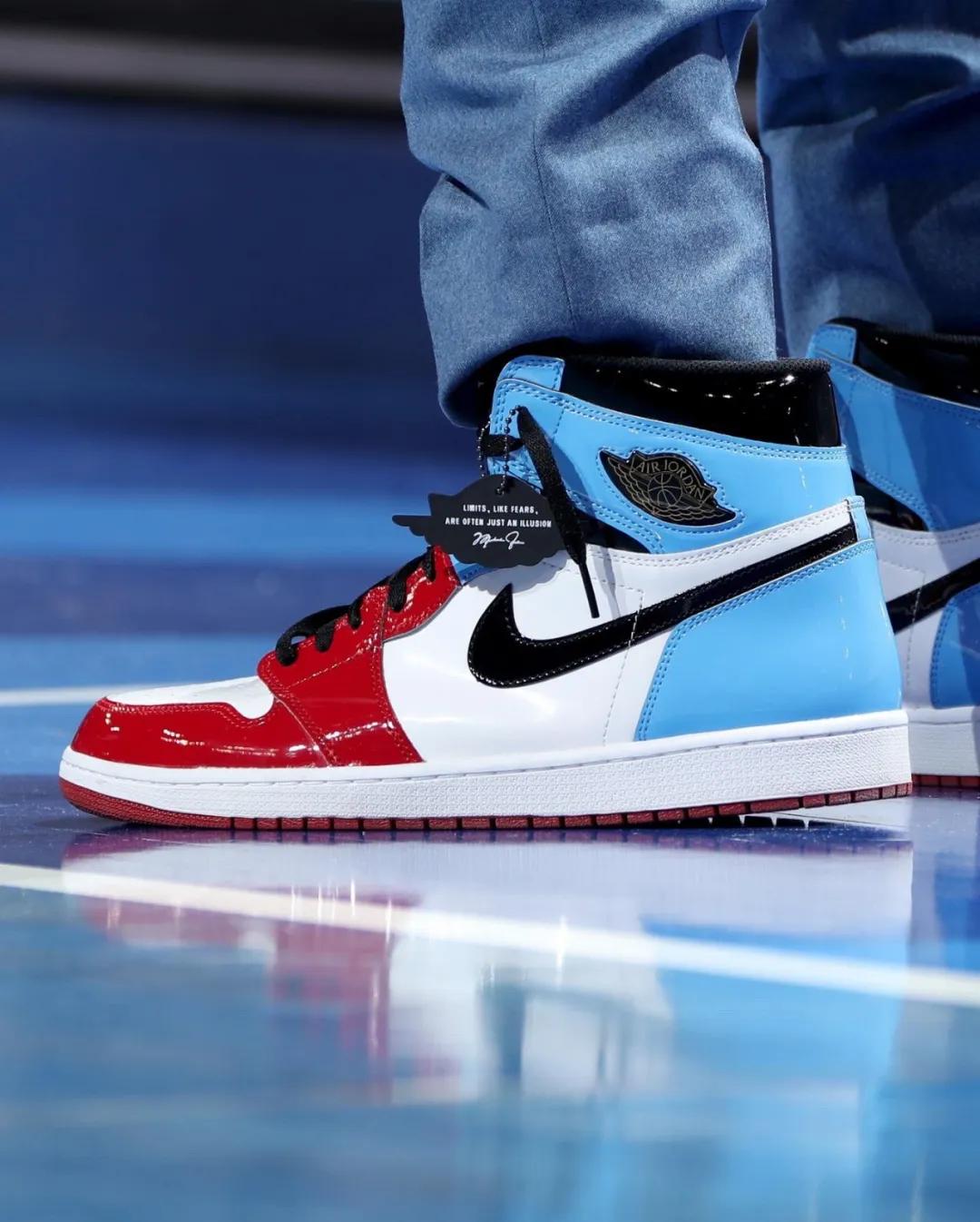 nba杰伦布朗上脚球鞋,nba球星上脚布朗尼1代