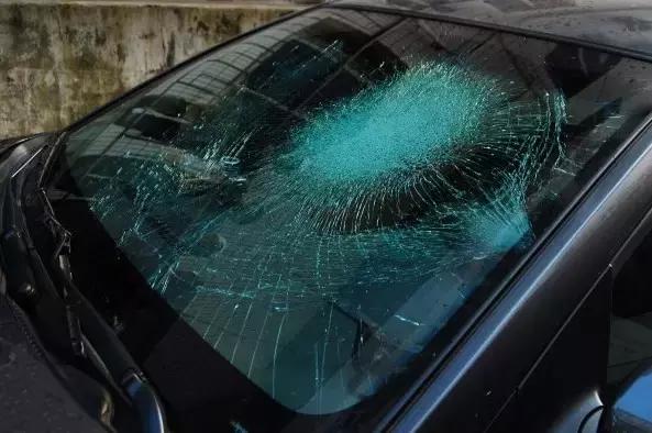 车撞了怎么进行理赔,车子撞人了过一天报案可以吗