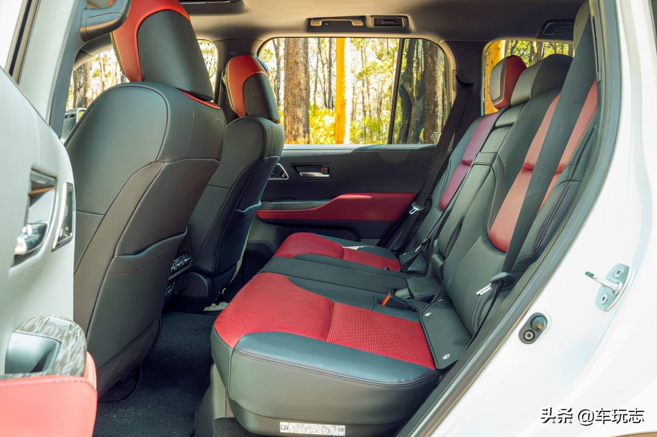 丰田陆地巡洋舰lc3002023最新款,2022款丰田陆地巡洋舰300