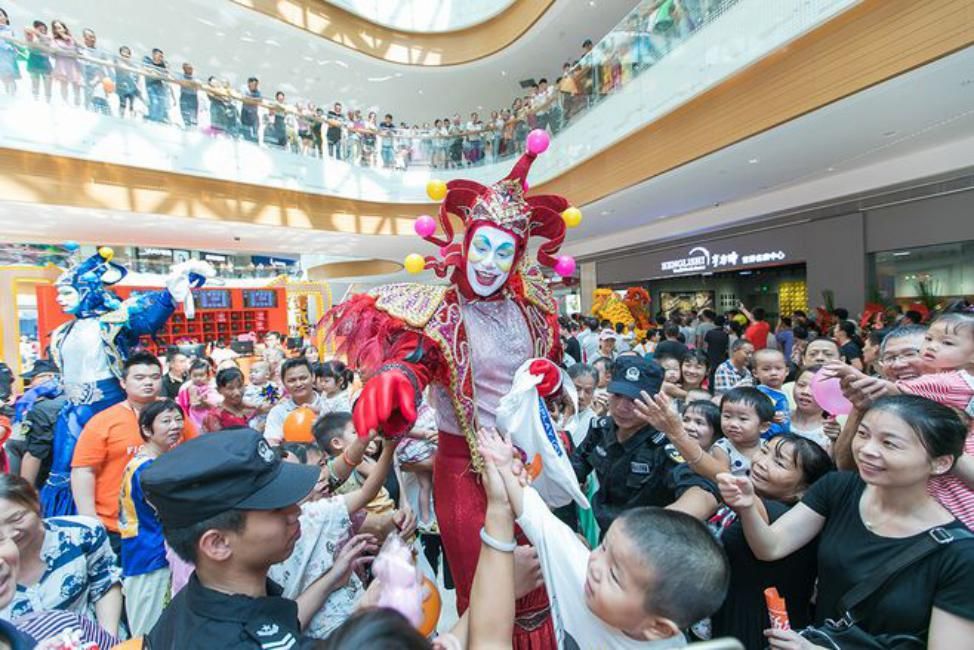 国际顶级魔术天团空降长沙，这家购物中心周年庆，玩大了