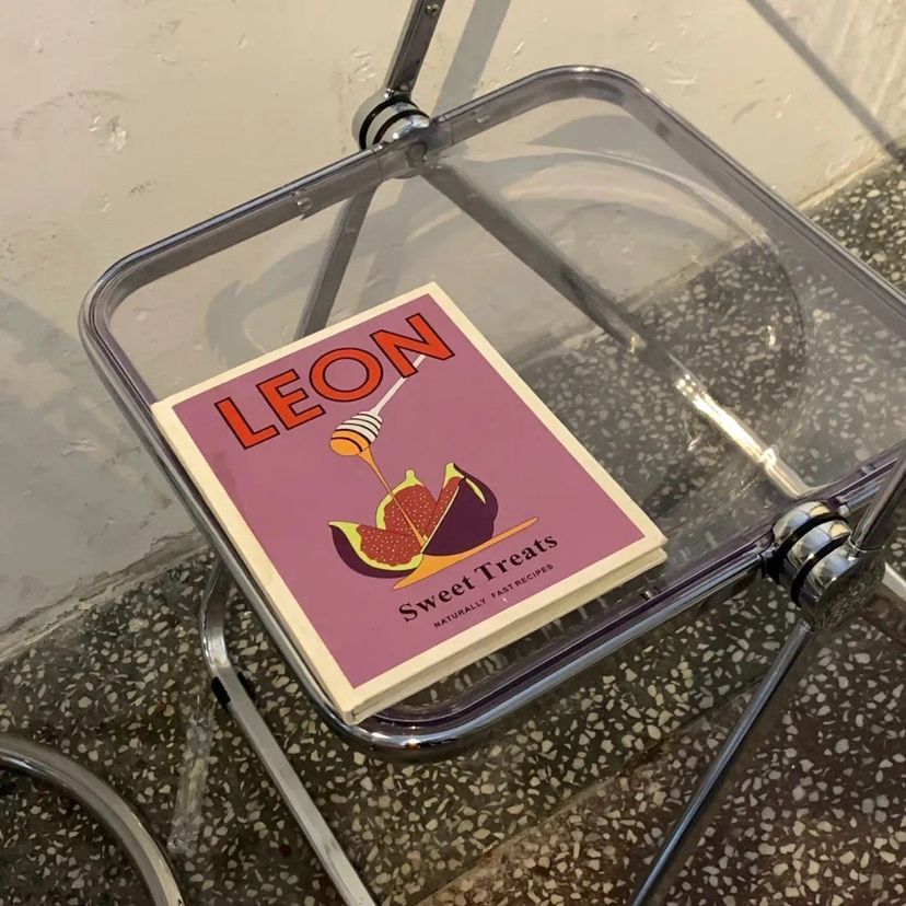 好看的微信聊天背景图片情侣,好看的微信聊天背景图高清动漫