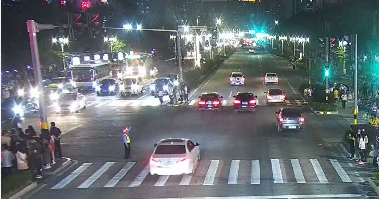 今明大量车流涌向日月贝！情侣路、体育中心拥堵！或交通管制！