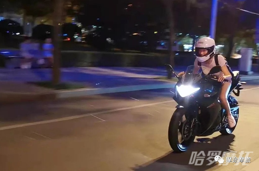 铃木gsx250r-A骑行视频,铃木gsx250r女骑路人视角