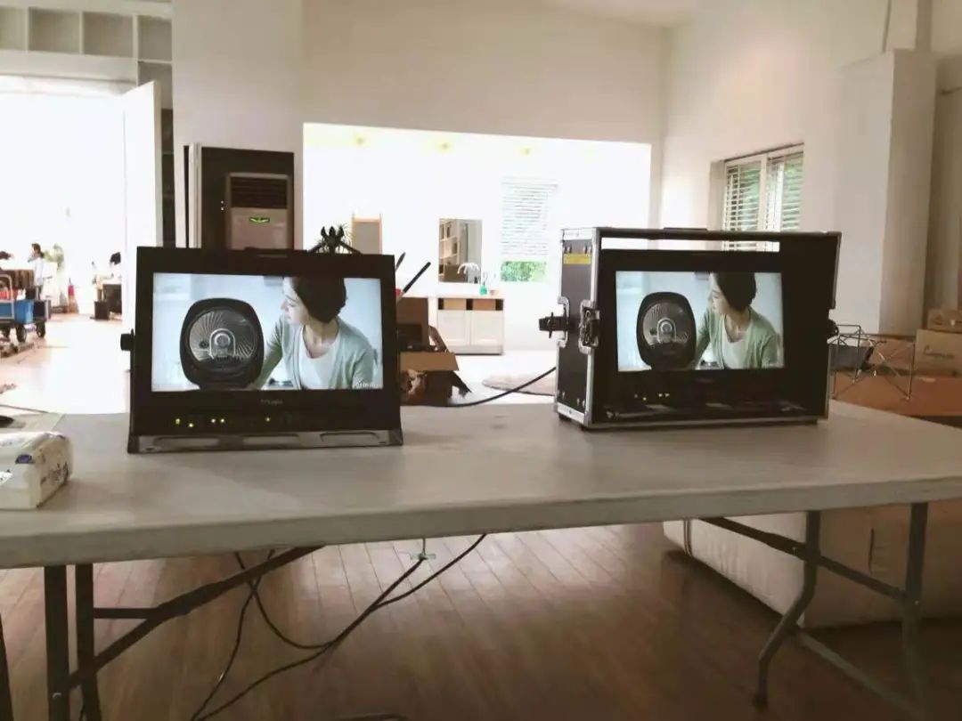 她，白富美，用3年时间，将几美分产品做到上亿营收，有钱还努力