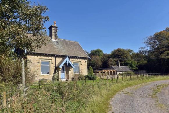 英国伦敦50亩的庄园别墅出售,英国300亩庄园出售