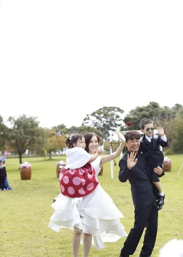 王宝强王子豪是亲生的吗,王子豪是王宝强的亲生的吗