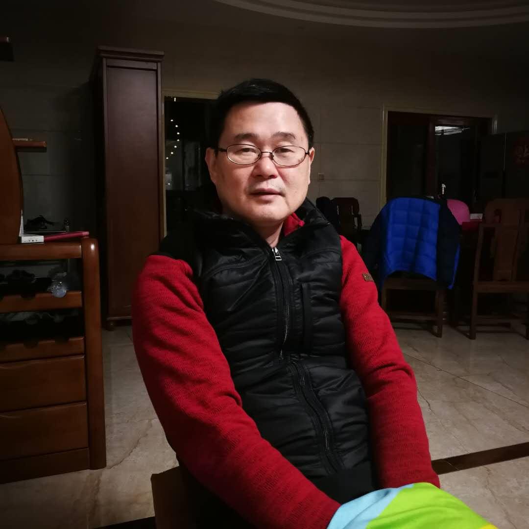 野草诗社理事会向全体诗友和关心、支持诗社的社会各界朋友拜年！