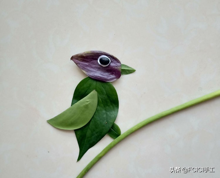 秋天落叶拼成的动物,树叶创意手工动物