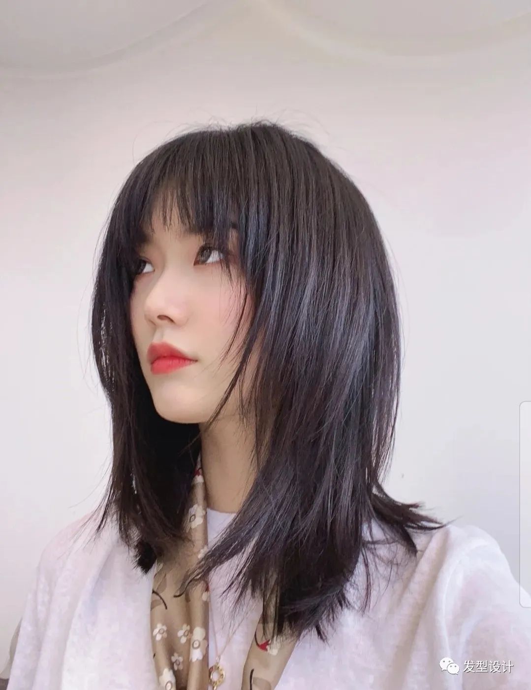 发型女2020流行发型中长发木马卷,直发型女2020流行发型中长发减龄