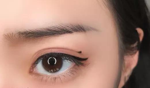 新手如何快速学会化妆,100个实用化妆小技巧化妆新手必看