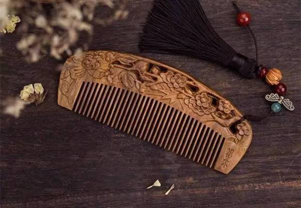 脱发头发质量差喝什么有营养,脱发毛躁适合什么洗发水