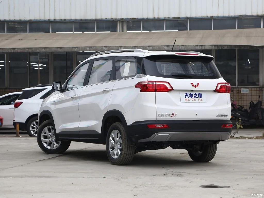 中控有圆表的车,五菱宏光s3五座版内饰啥样