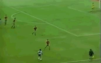 以足球的名义纪念科比,足坛传奇球王马拉多纳