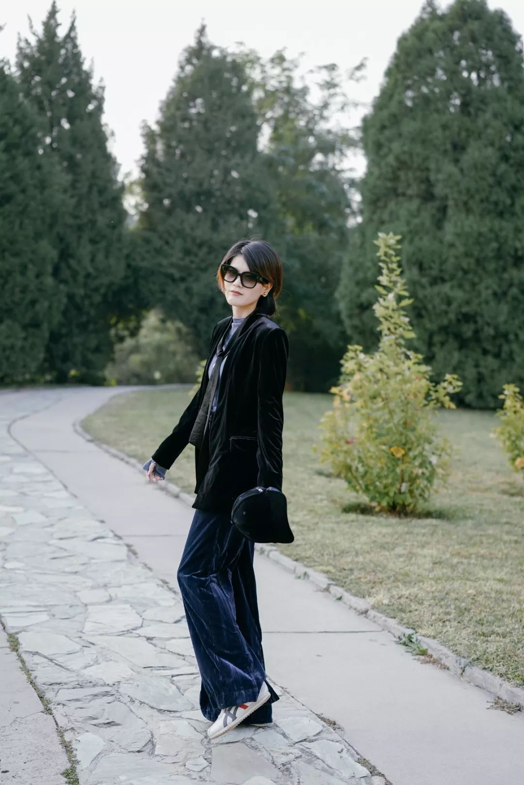 我们普通人应该卖什么比较好一点,现在应该开始买秋装了吗