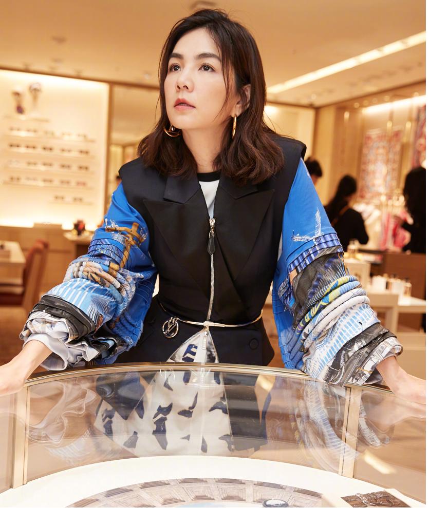 ella陈嘉桦的穿衣搭配,ella陈嘉桦刚来乘风破浪