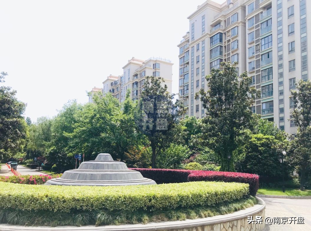 南京房价下跌最惨的小区,南京一小区房价不涨