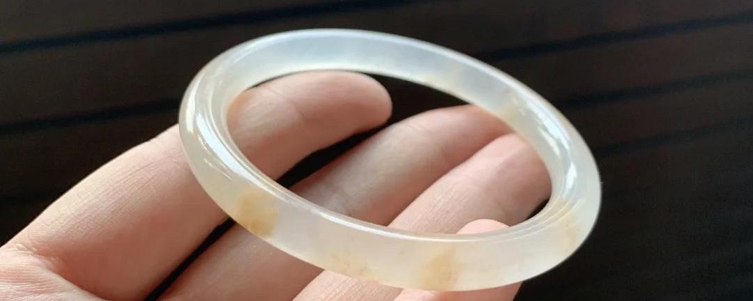 如何鉴别玉镯子好坏,怎么识别玉镯子好坏