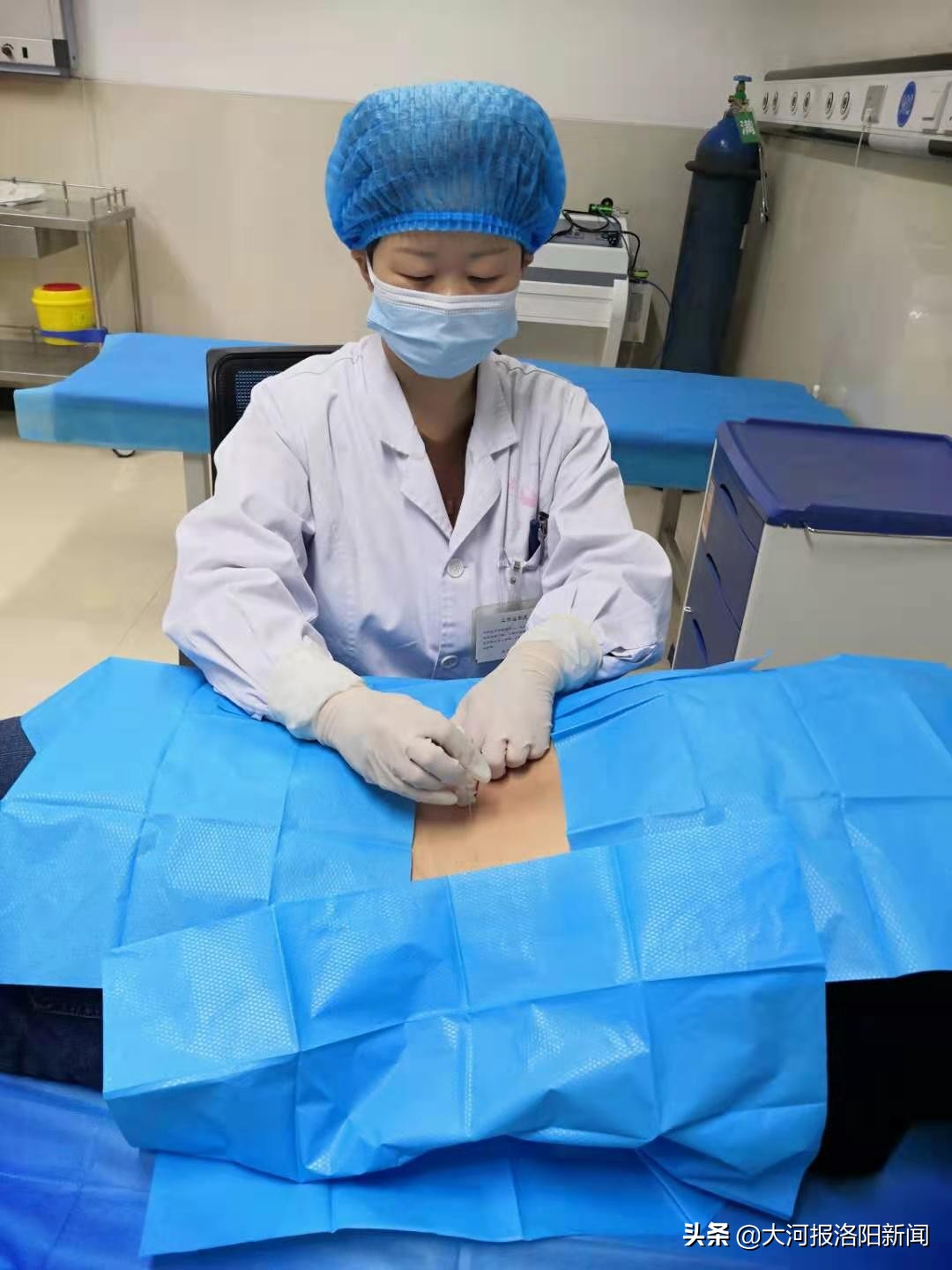 洛阳32岁男子一天吃36包头痛粉不止痛，原来是颈椎病惹的祸