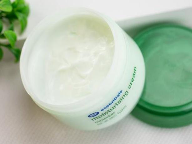 这些保湿霜让你的皮肤变光滑细腻,这些面霜经典好用