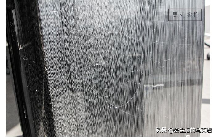 什么材质的行李箱耐摔耐磨,超轻摔不坏的耐磨行李箱