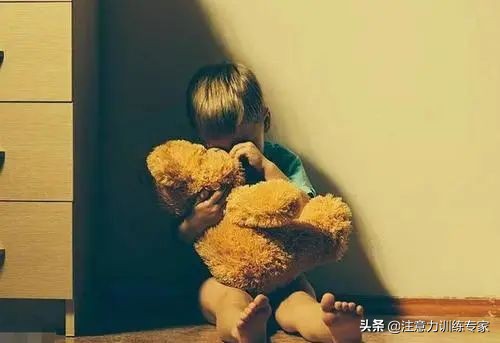 父母胆小懦弱怎么教育孩子,孩子越来越内向怎么教育