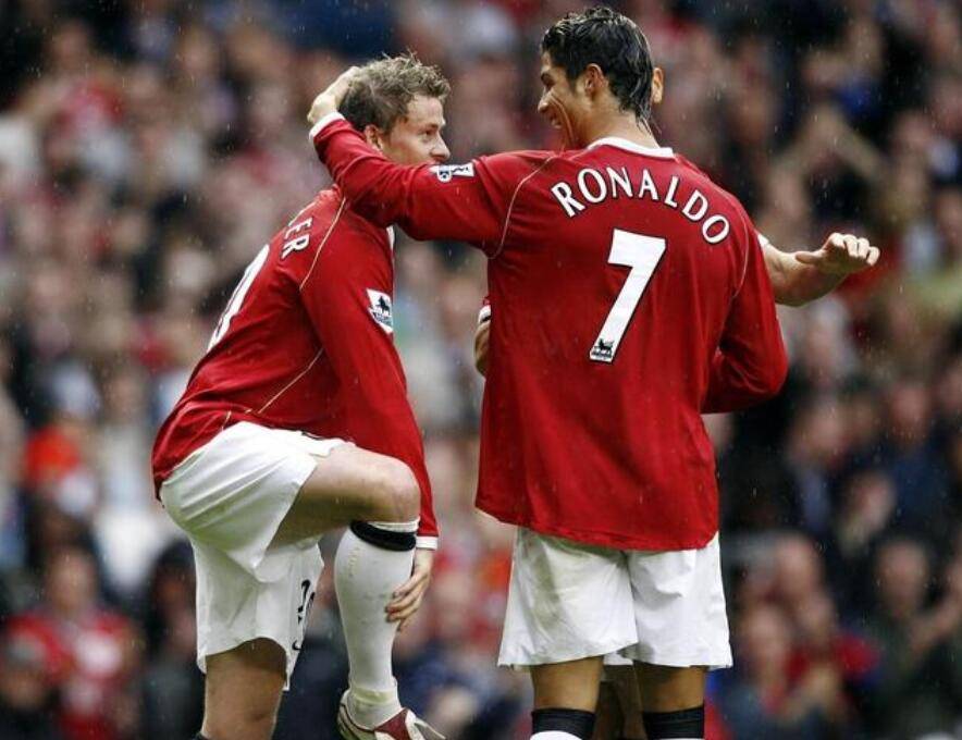 一语成谶道破天机,瓜迪奥拉曼联赛后采访提到c罗