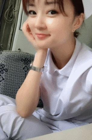 搞笑GIF：妹子，你在练什么呢，我去陪你啊