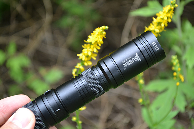 务本e10强光手电测评,务本a1手电筒评测