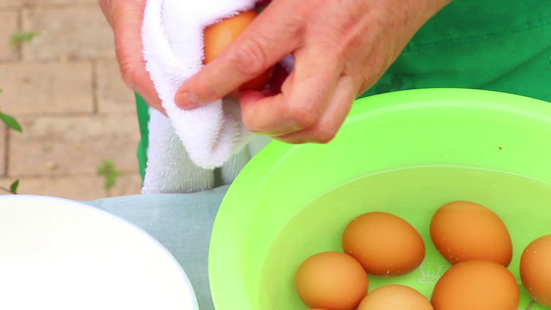 怎么样腌鸡蛋又起沙又流油,简单腌鸡蛋的方法及免费视频播放