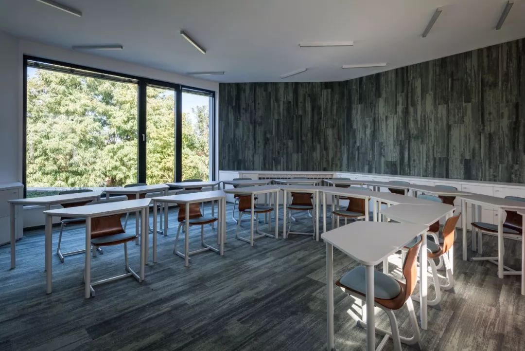 设计一所新学校的平面图,圆形学校logo怎么制作