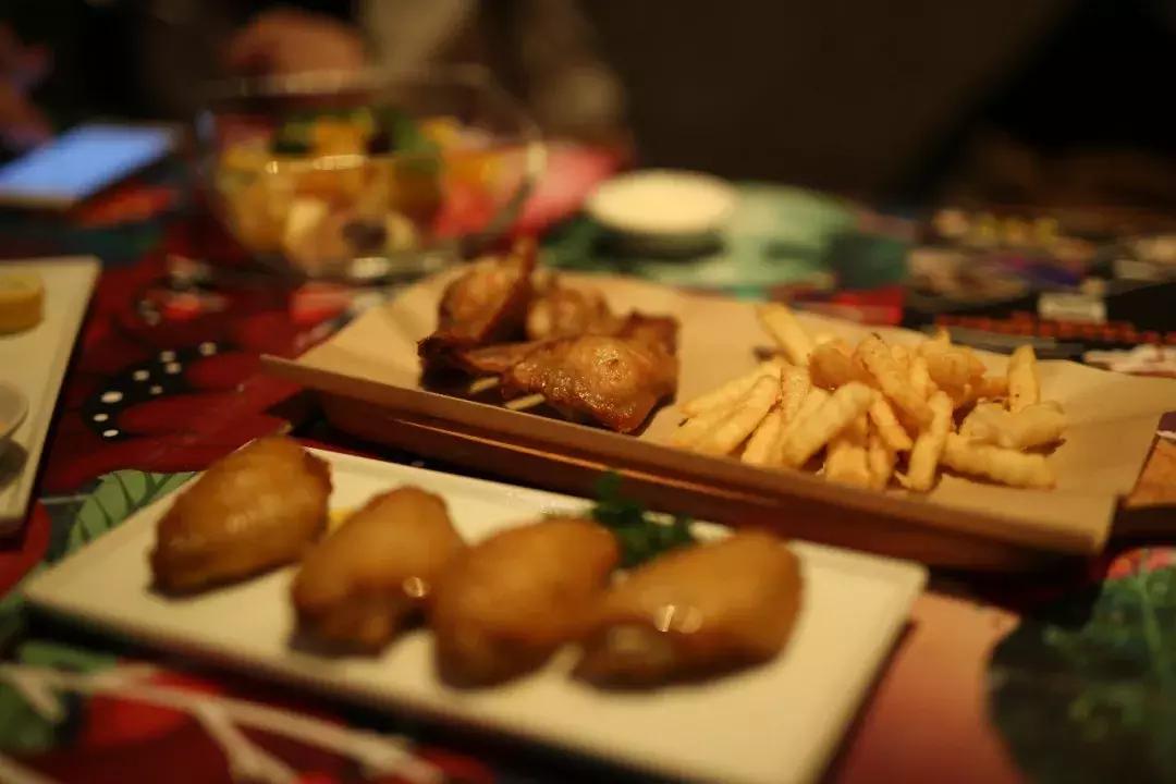 佳能50f1.2和适马501.4,佳能50f1.4与适马50f1.4对比测评