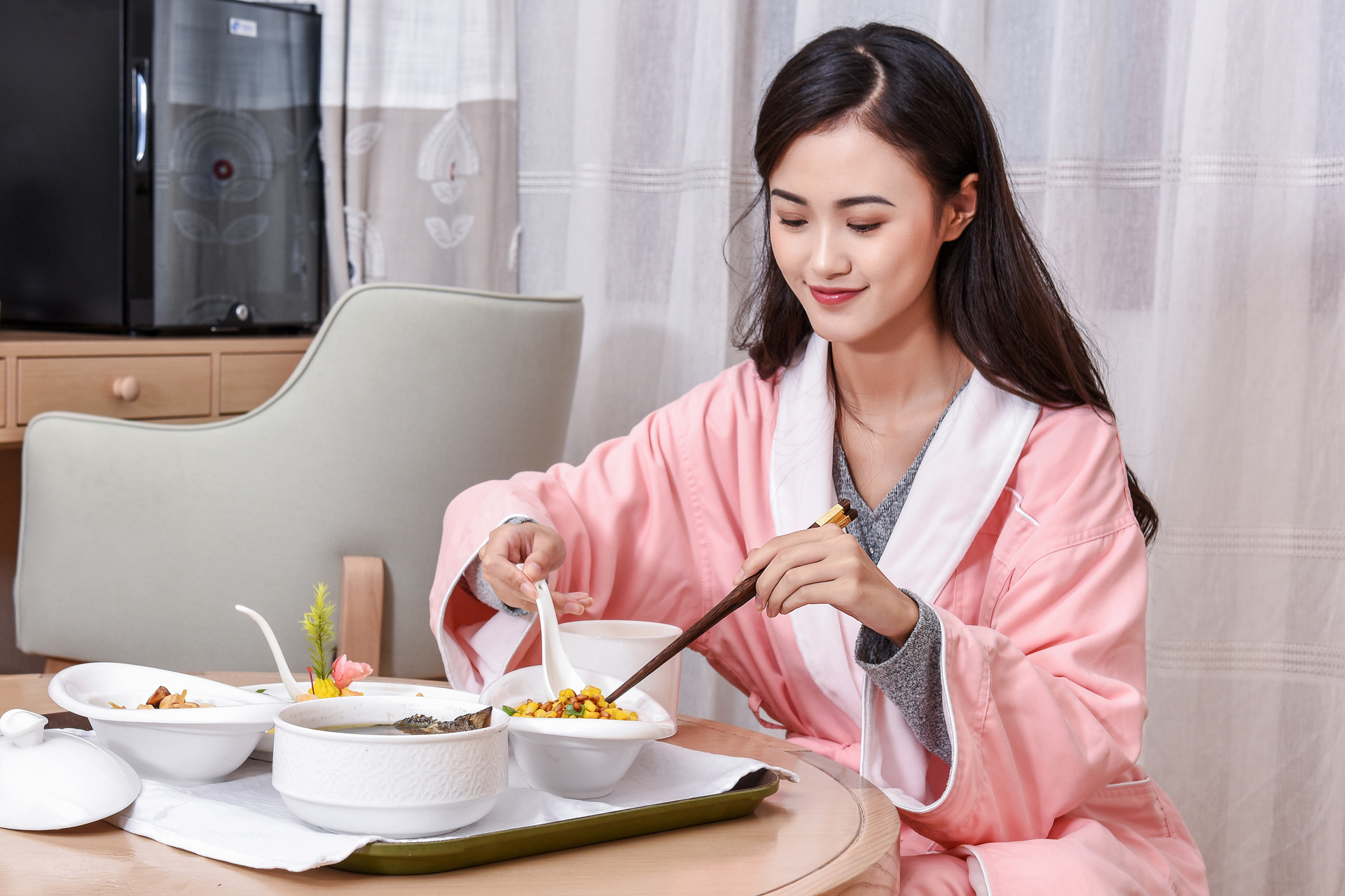 产后坐月子的正确指导,如何科学坐月子及产后恢复