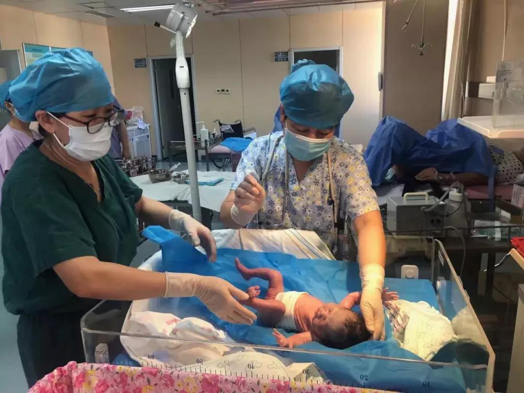 首例试管婴儿诞生于哪个国家,阜阳首例试管婴儿诞生