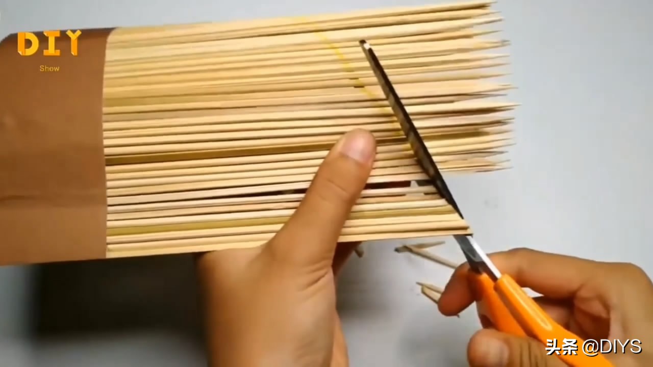 如何制作小花篮最简单的,简易竹签花篮手工制作视频