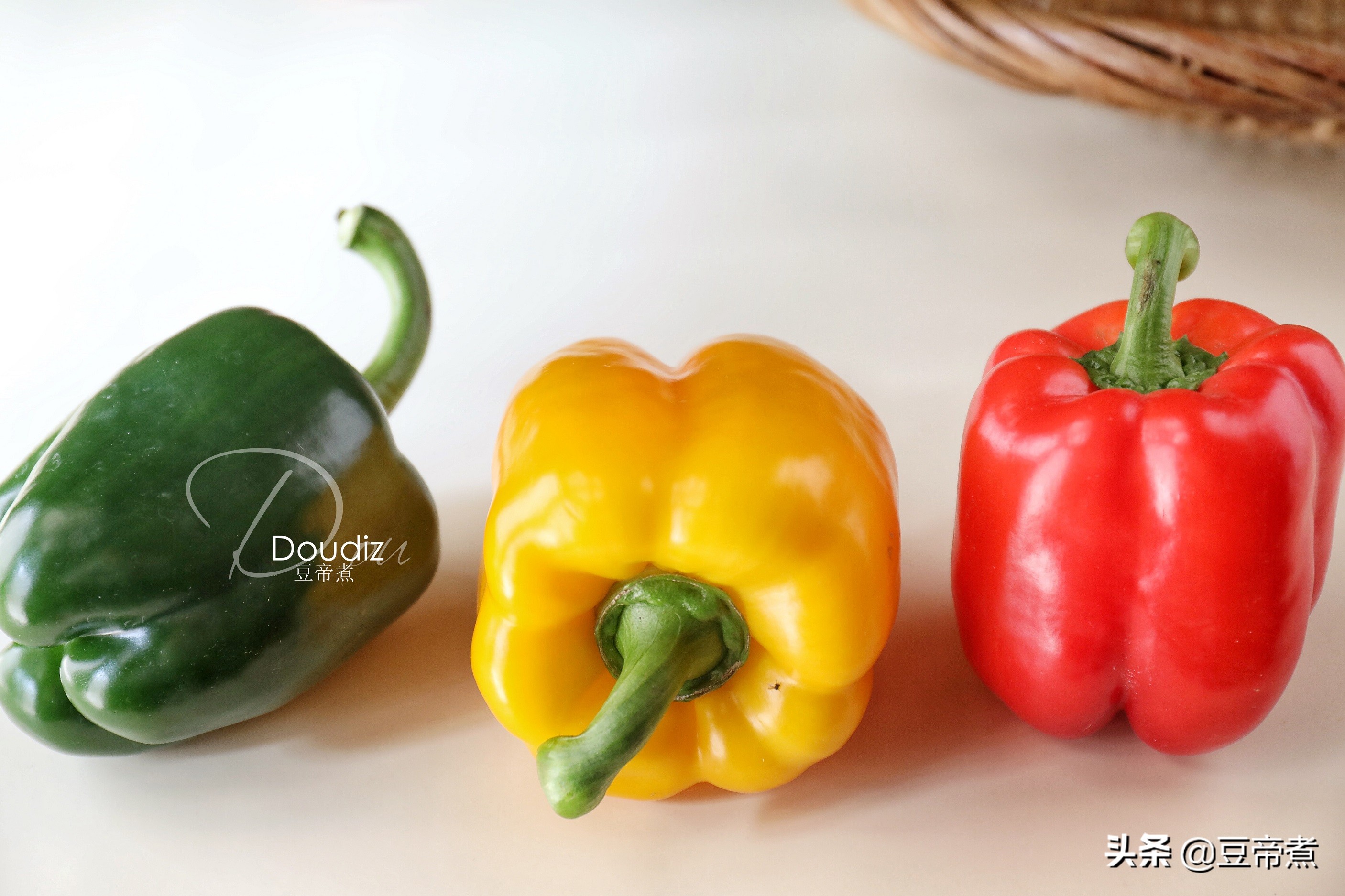 为什么自己烤的披萨胚不脆,为什么现实中的披萨不会拉丝